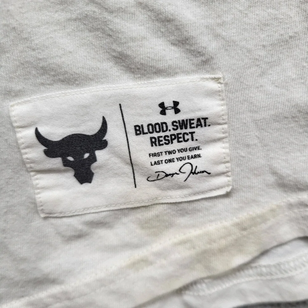 Under Armour Men Shirt L White Break‎ Through Heatgear Activewear Logo Short